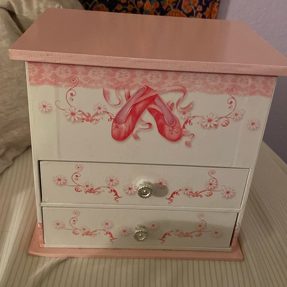 Wind up ballet jewelry box